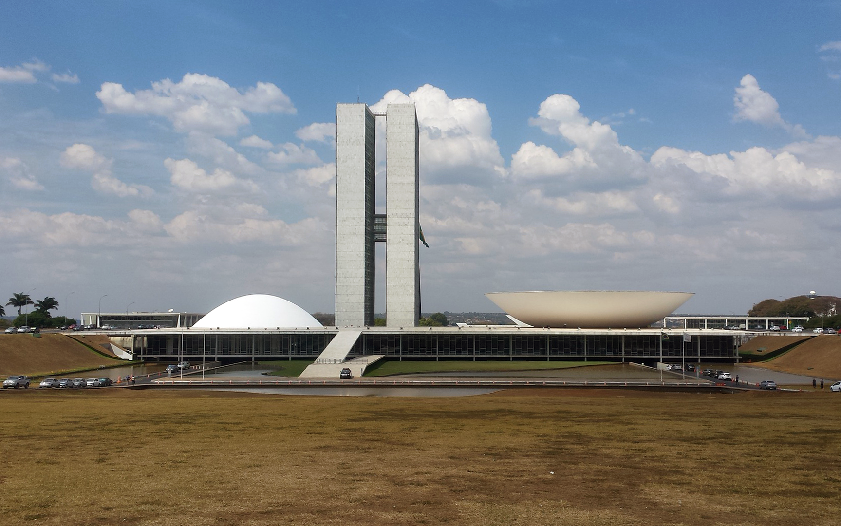 Picture of the National Congress building located in Brasilia.